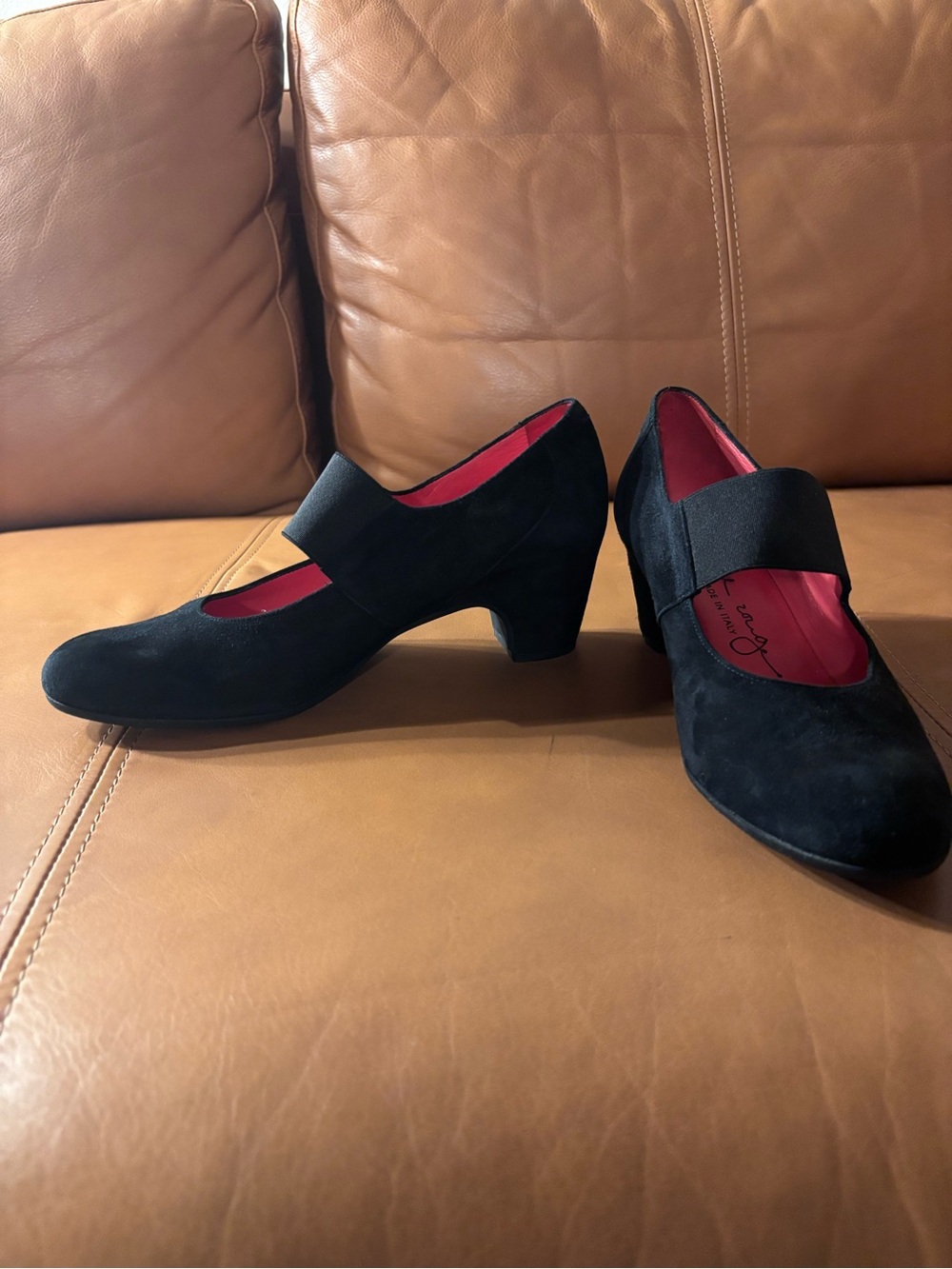 Classic Black Suede Mary Jane-Inspired Pas De Rouge Pumps - Picture 4 of 10